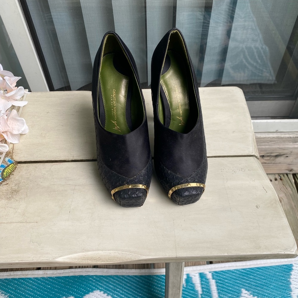 Black Christian Serriano shoes with gold tip